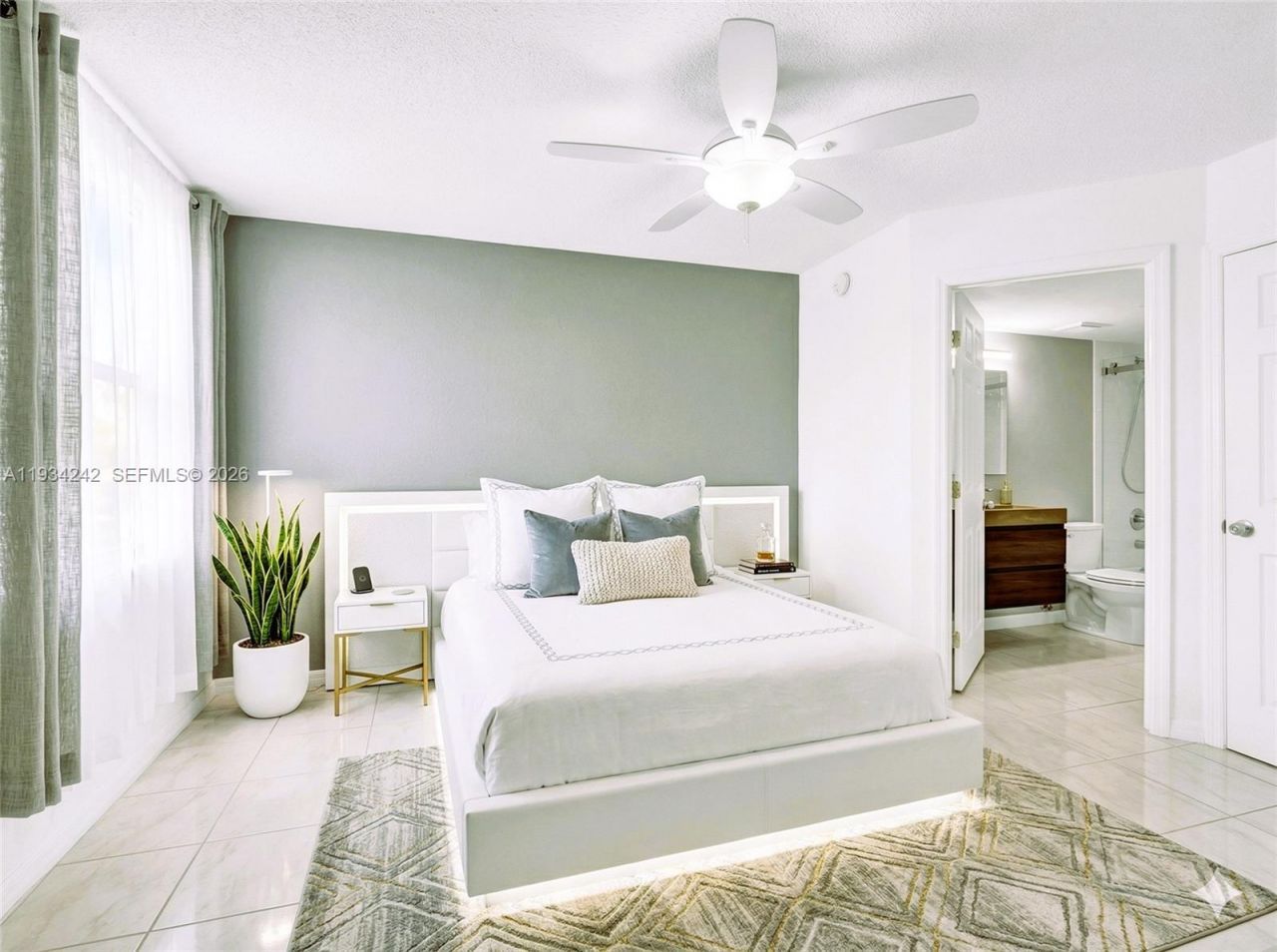 250 180th Dr, Unit 155, Sunny Isles Beach, FL 33160 Photo