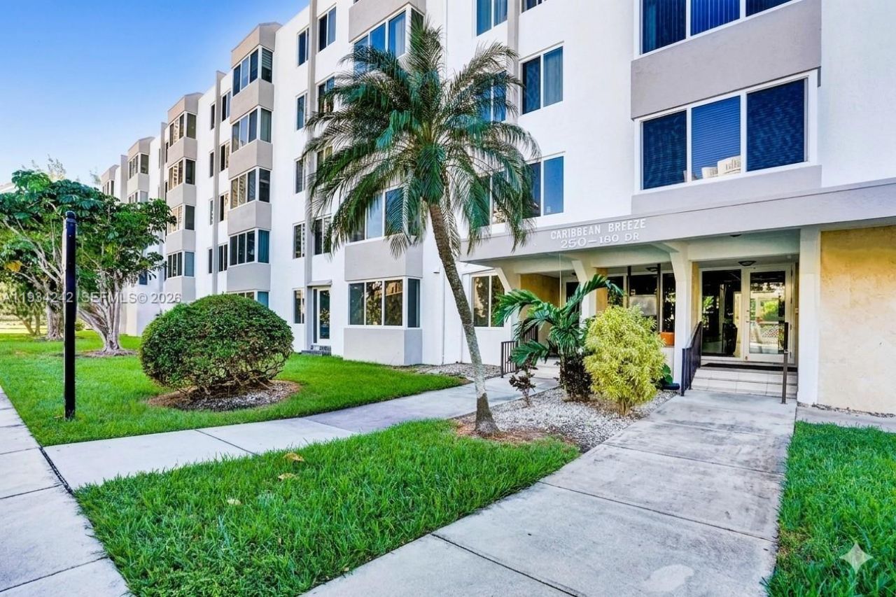 250 180th Dr, Unit 155, Sunny Isles Beach, FL 33160 Photo