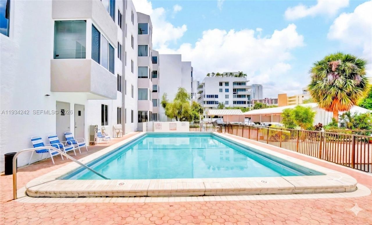 250 180th Dr, Unit 155, Sunny Isles Beach, FL 33160 Photo