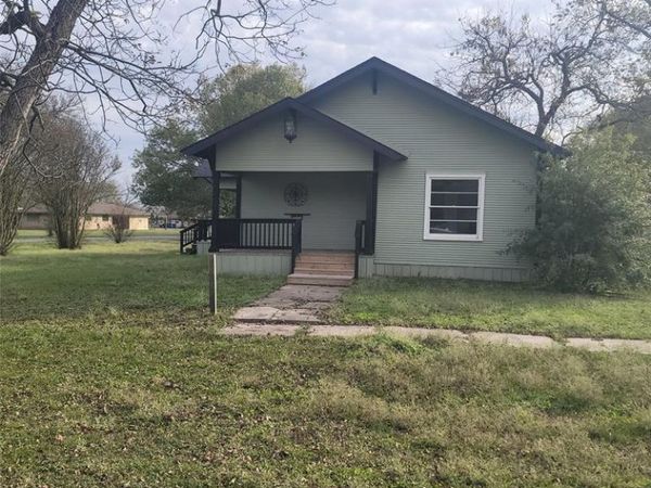 410 3rd Street , Kerens, TX 75144