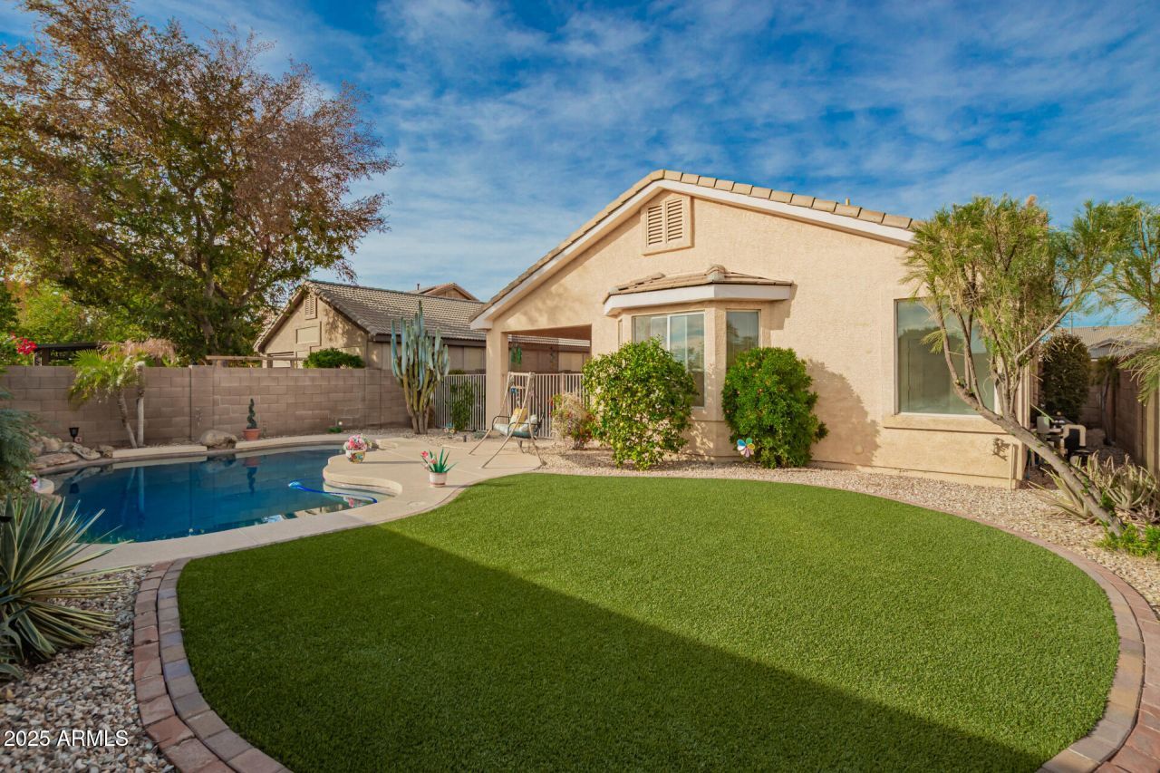 6881 W Pontiac Drive, Glendale, AZ 85308 Main Photo