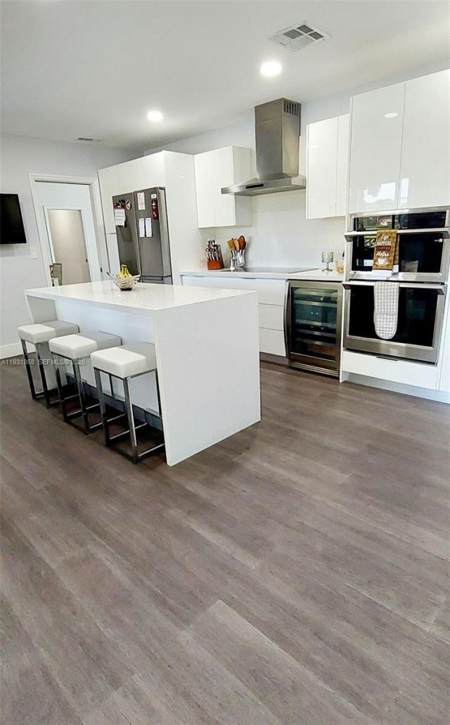 18921 W Oakmont Dr, Hialeah, FL 33015 Photo