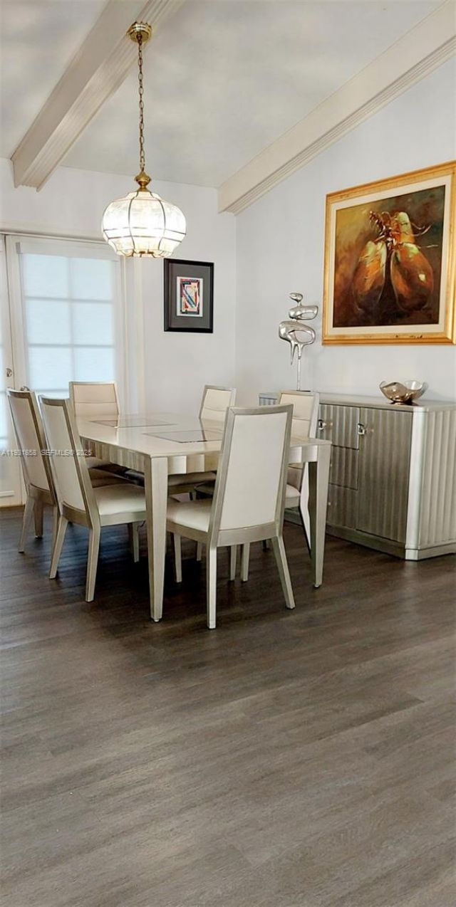 18921 W Oakmont Dr, Hialeah, FL 33015 Photo