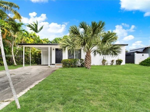 51 NE 56th Ct, Oakland Park, FL 33334