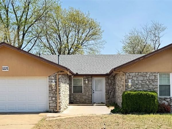 1221 S 28th Street, Broken Arrow, OK 74014
