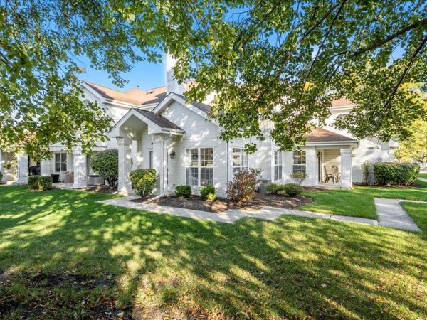 1320 Georgetown Drive, Batavia, IL 60510