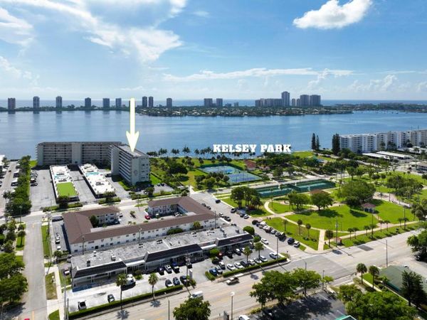 801 Lake Shore Drive, Unit 817, Lake Park, FL 33403