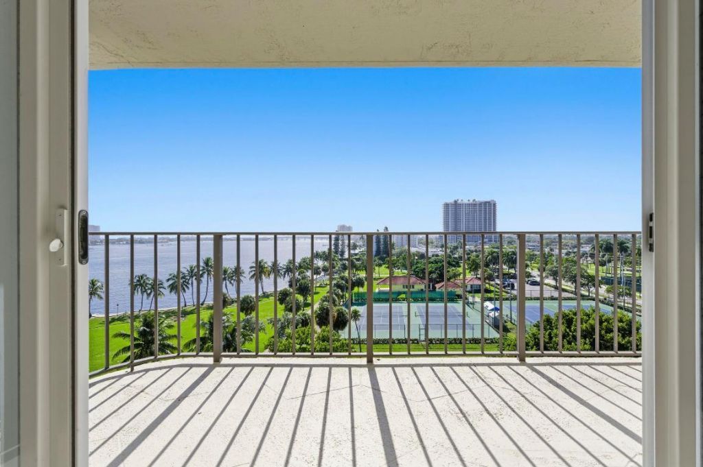 801 Lake Shore Drive, Unit 817, Lake Park, FL 33403 Photo