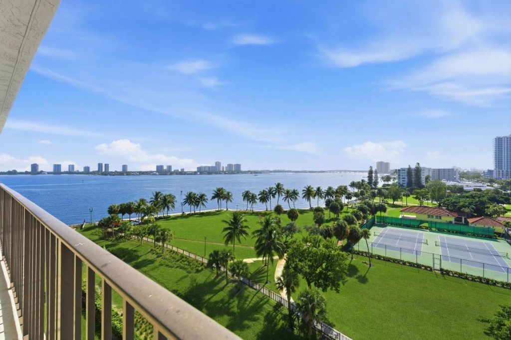 801 Lake Shore Drive, Unit 817, Lake Park, FL 33403 Photo