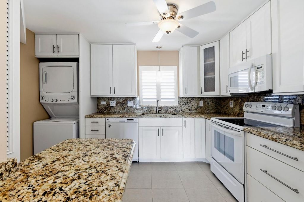 801 Lake Shore Drive, Unit 817, Lake Park, FL 33403 Photo