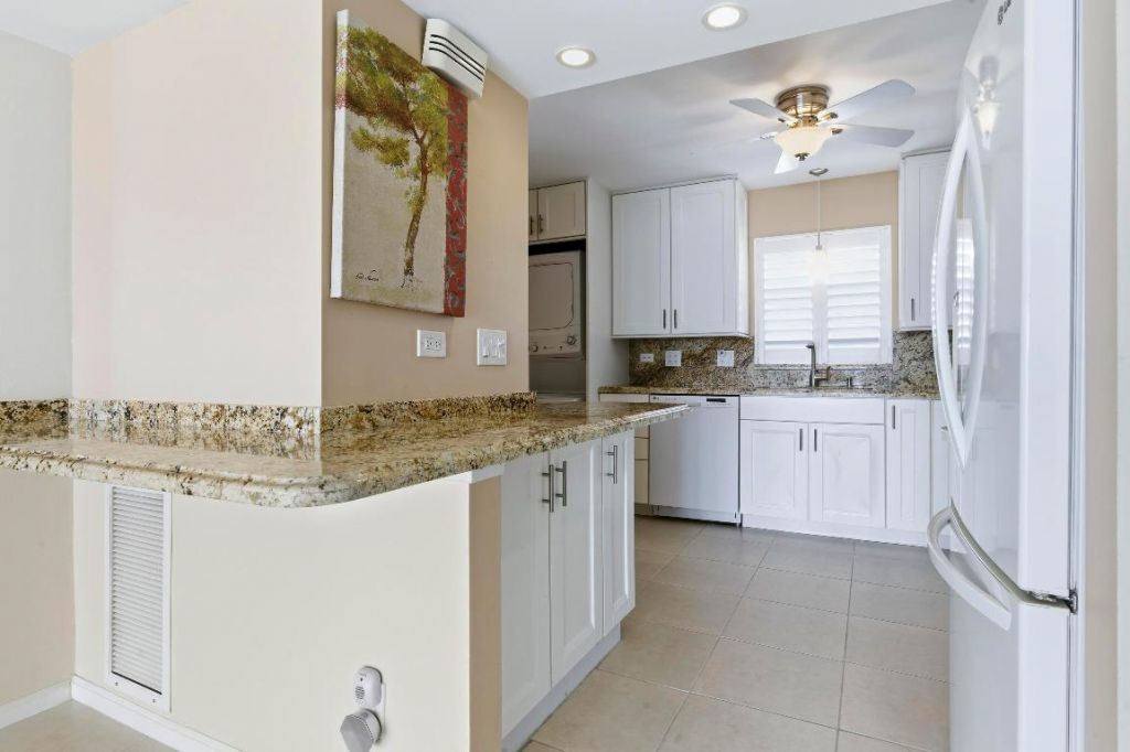 801 Lake Shore Drive, Unit 817, Lake Park, FL 33403 Photo