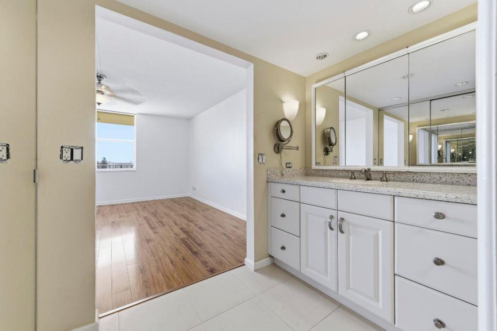 801 Lake Shore Drive, Unit 817, Lake Park, FL 33403 Photo