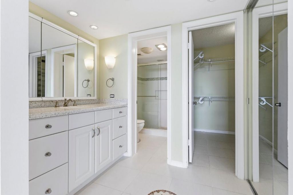 801 Lake Shore Drive, Unit 817, Lake Park, FL 33403 Photo