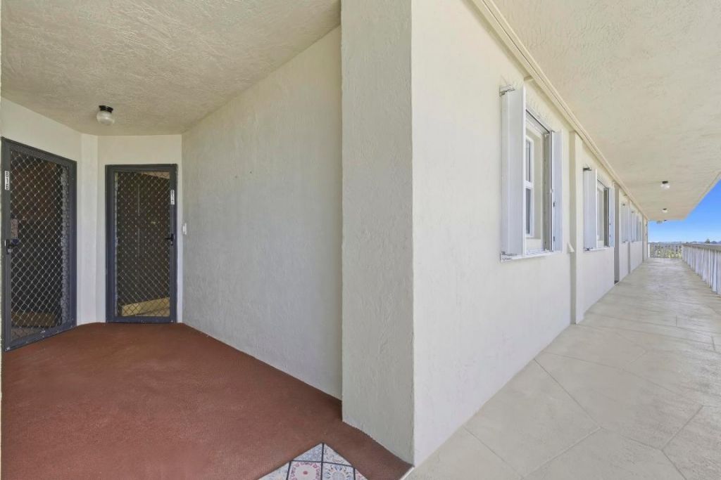 801 Lake Shore Drive, Unit 817, Lake Park, FL 33403 Photo