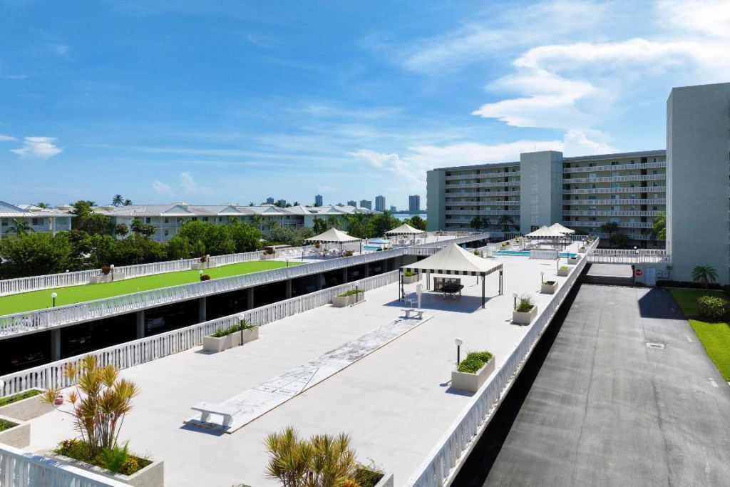 801 Lake Shore Drive, Unit 817, Lake Park, FL 33403 Photo