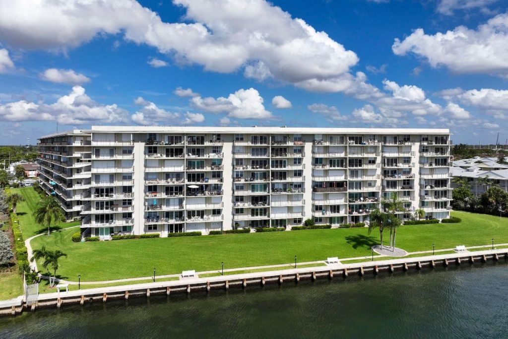 801 Lake Shore Drive, Unit 817, Lake Park, FL 33403 Photo