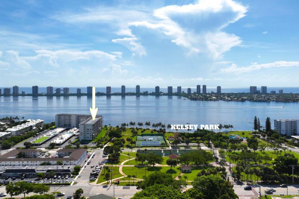 801 Lake Shore Drive, Unit 817, Lake Park, FL 33403 Photo