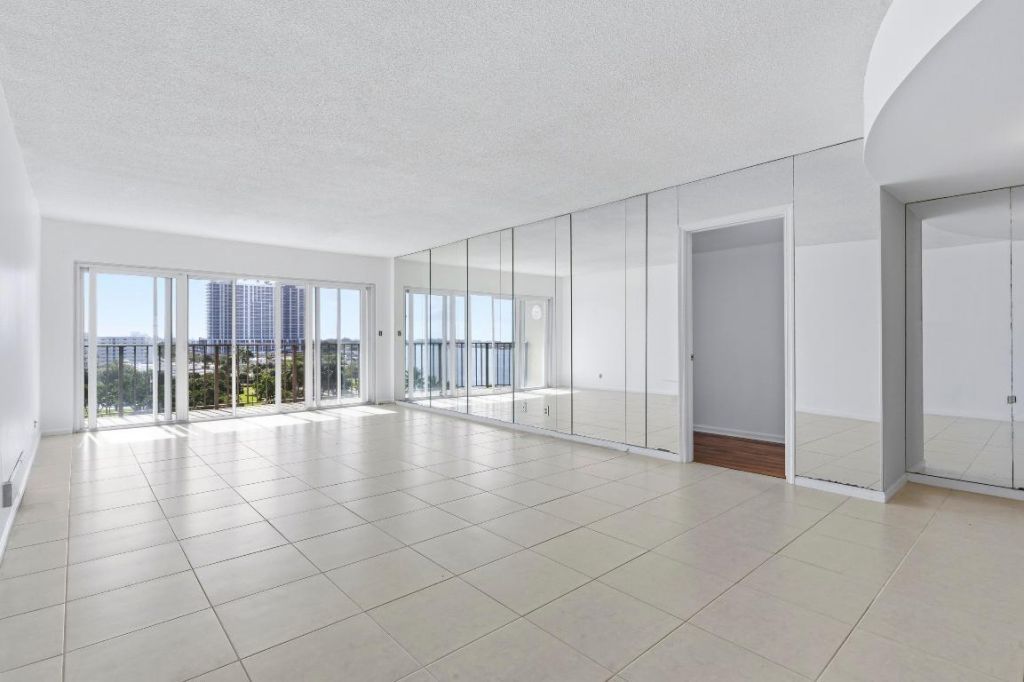 801 Lake Shore Drive, Unit 817, Lake Park, FL 33403 Photo