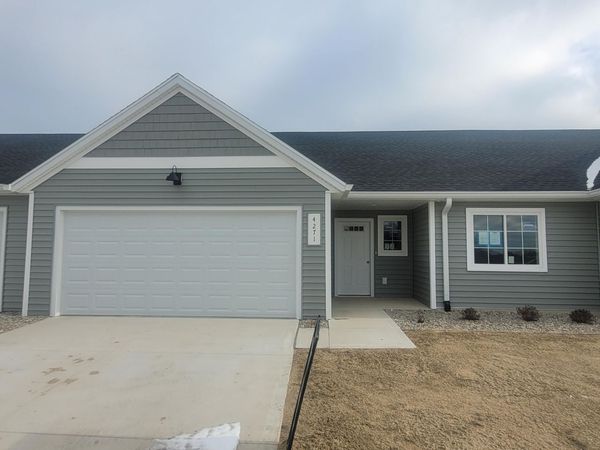 4271 Highpoint Drive, Unit 113, Wayland, MI 49348