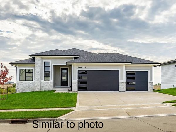 16616 Deerview Drive, Urbandale, IA 50323
