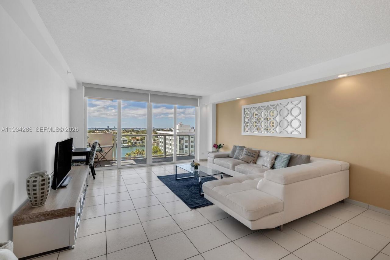 5601 Collins Ave, Unit 1019, Miami Beach, FL 33140 Photo