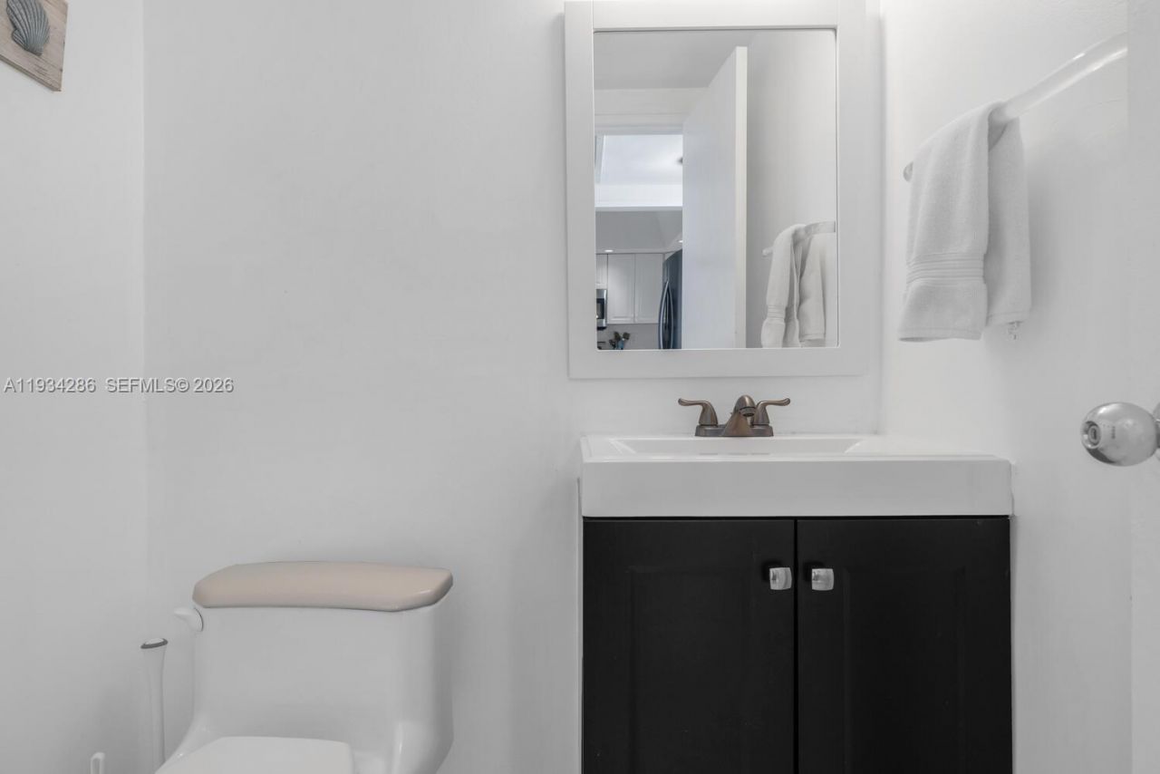 5601 Collins Ave, Unit 1019, Miami Beach, FL 33140 Photo