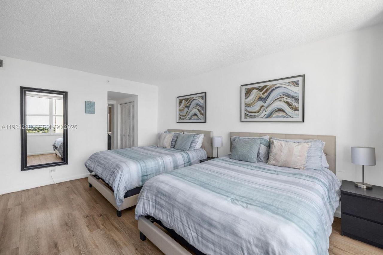 5601 Collins Ave, Unit 1019, Miami Beach, FL 33140 Photo