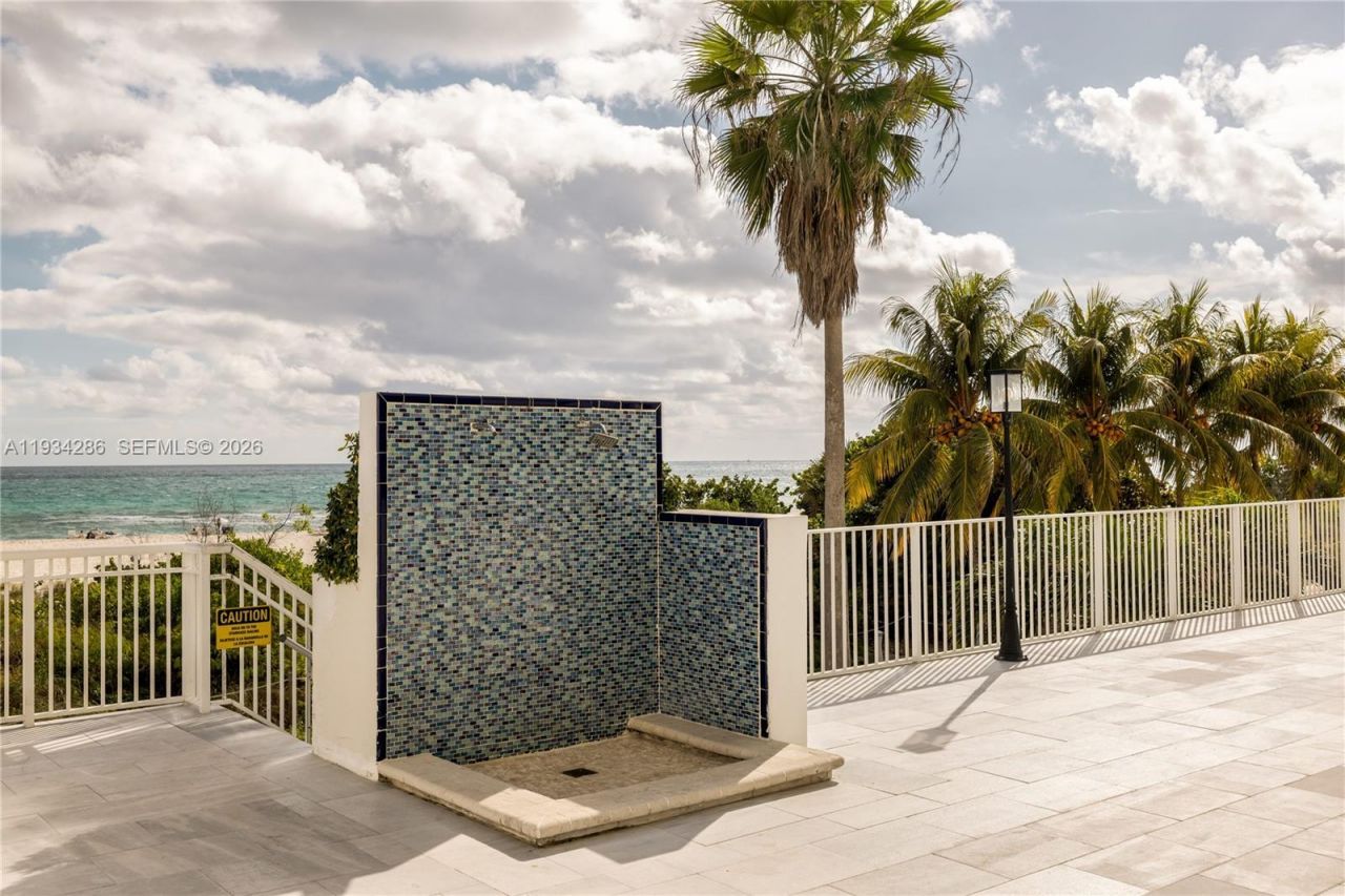 5601 Collins Ave, Unit 1019, Miami Beach, FL 33140 Photo