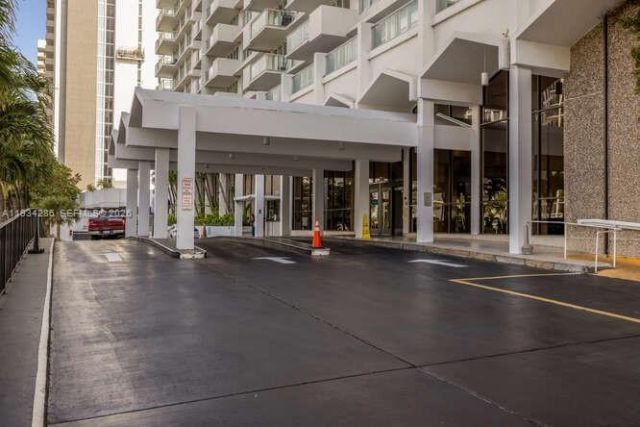 5601 Collins Ave, Unit 1019, Miami Beach, FL 33140 Photo