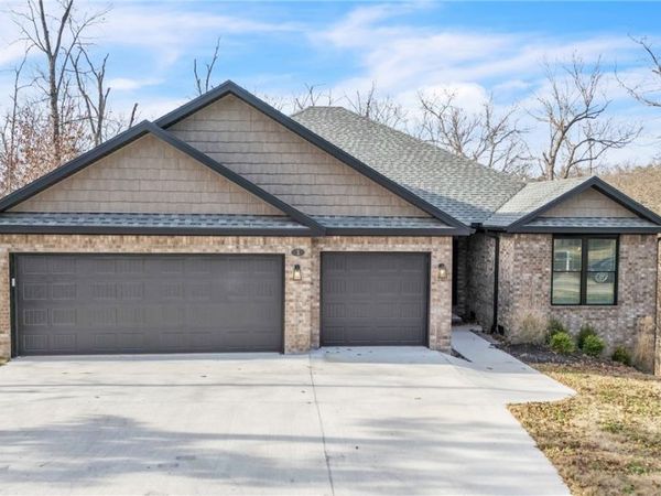 5 Burns Circle, Bella Vista, AR 72714