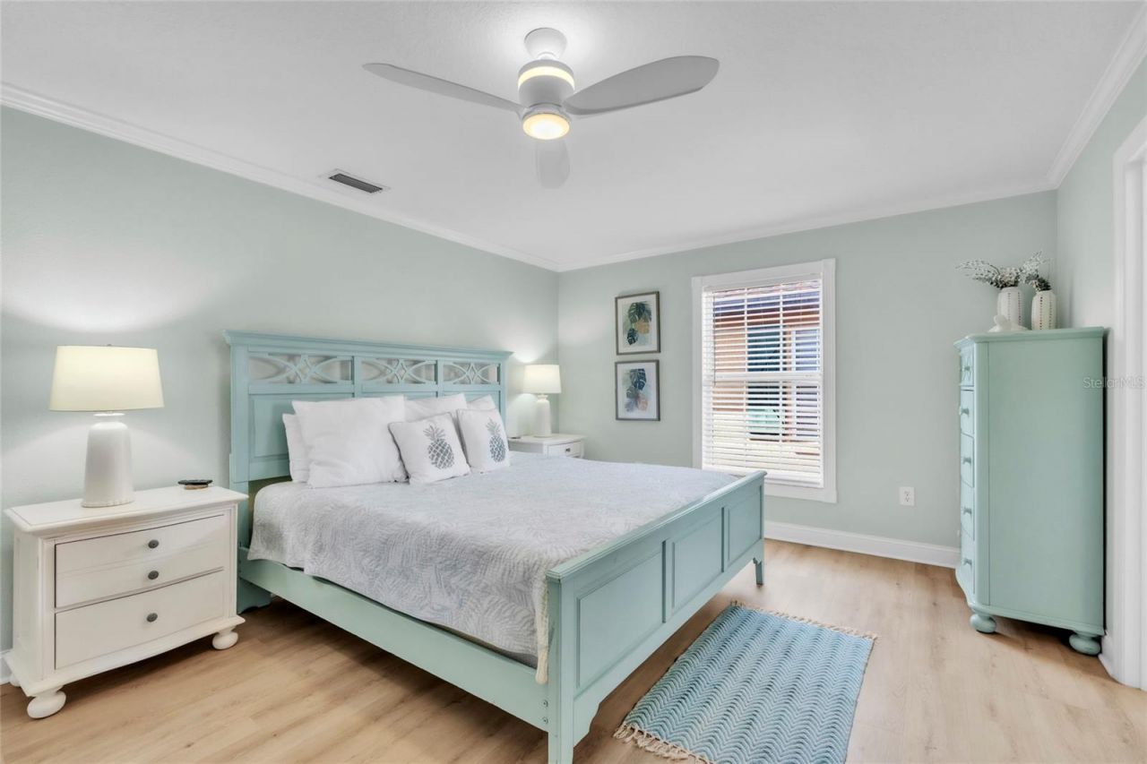 517 42nd Street, Holmes Beach, FL 34217 Photo