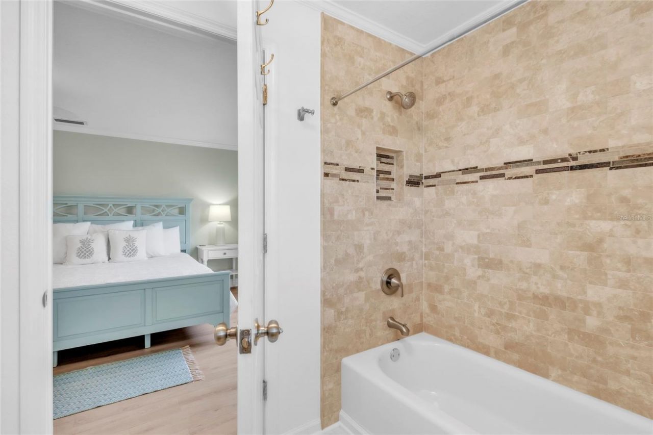 517 42nd Street, Holmes Beach, FL 34217 Photo