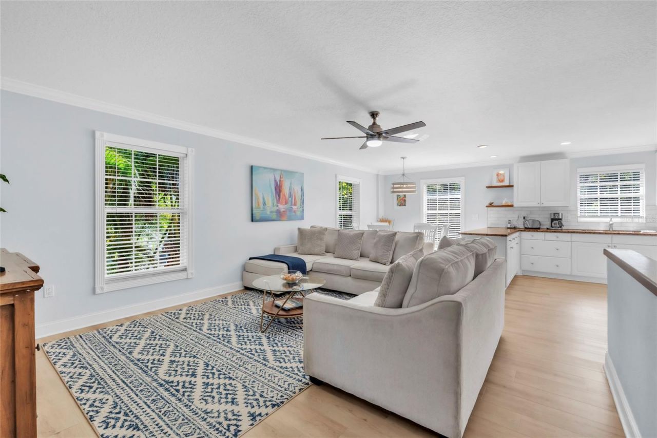 517 42nd Street, Holmes Beach, FL 34217 Photo