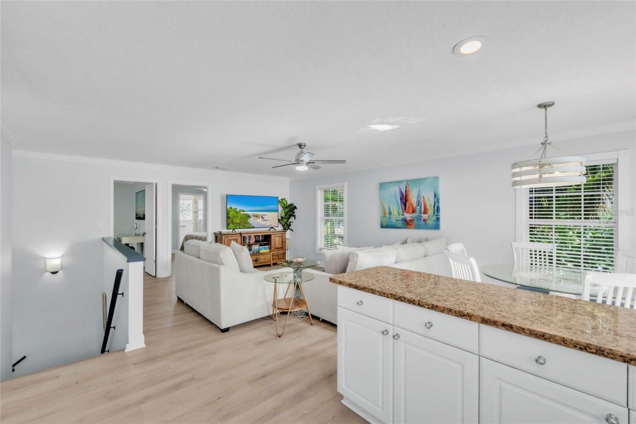 517 42nd Street, Holmes Beach, FL 34217 Photo
