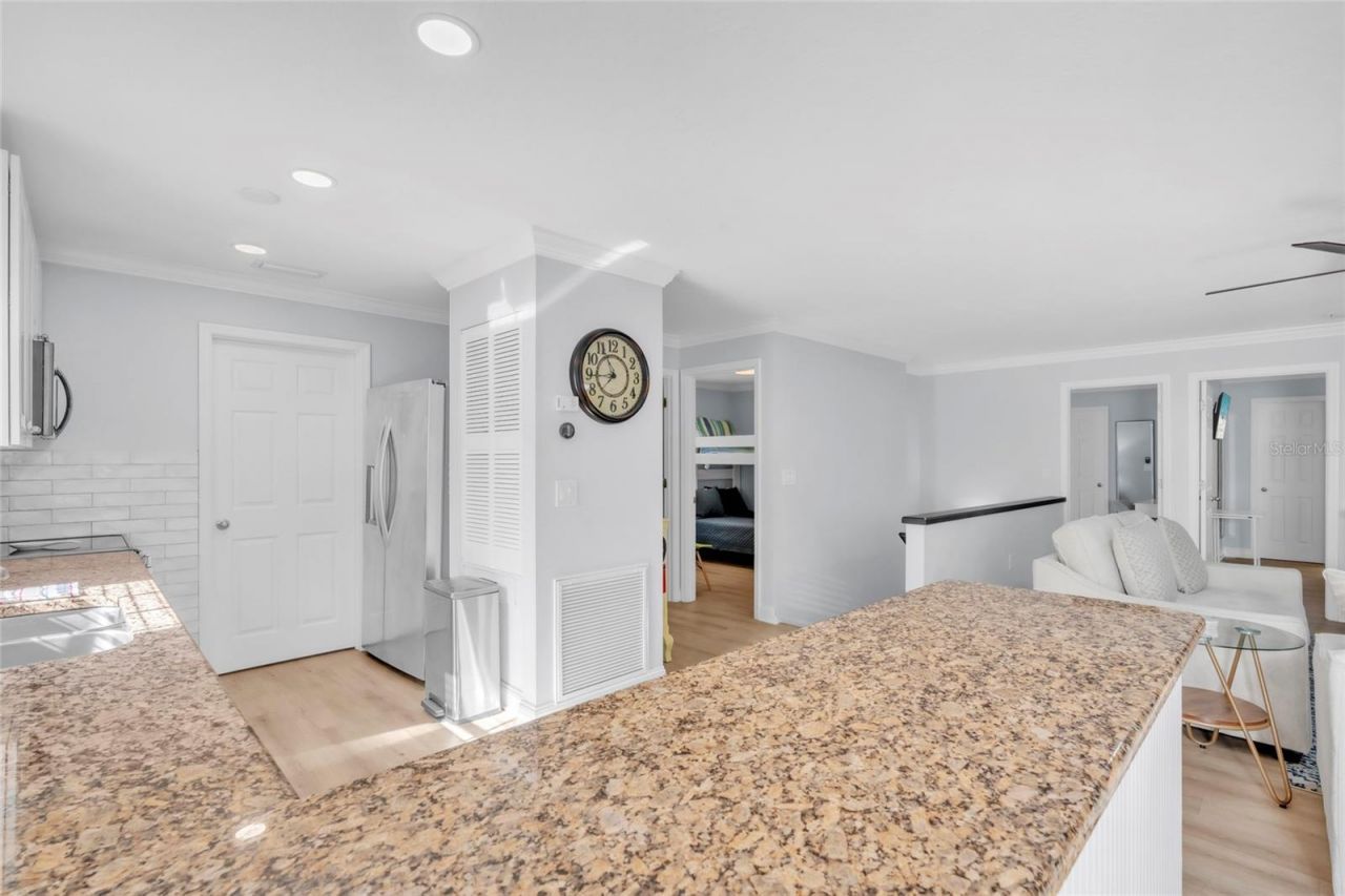 517 42nd Street, Holmes Beach, FL 34217 Photo