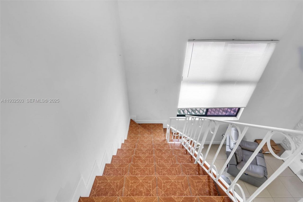 2740 W 63rd St, Unit 206, Hialeah, FL 33016 Photo