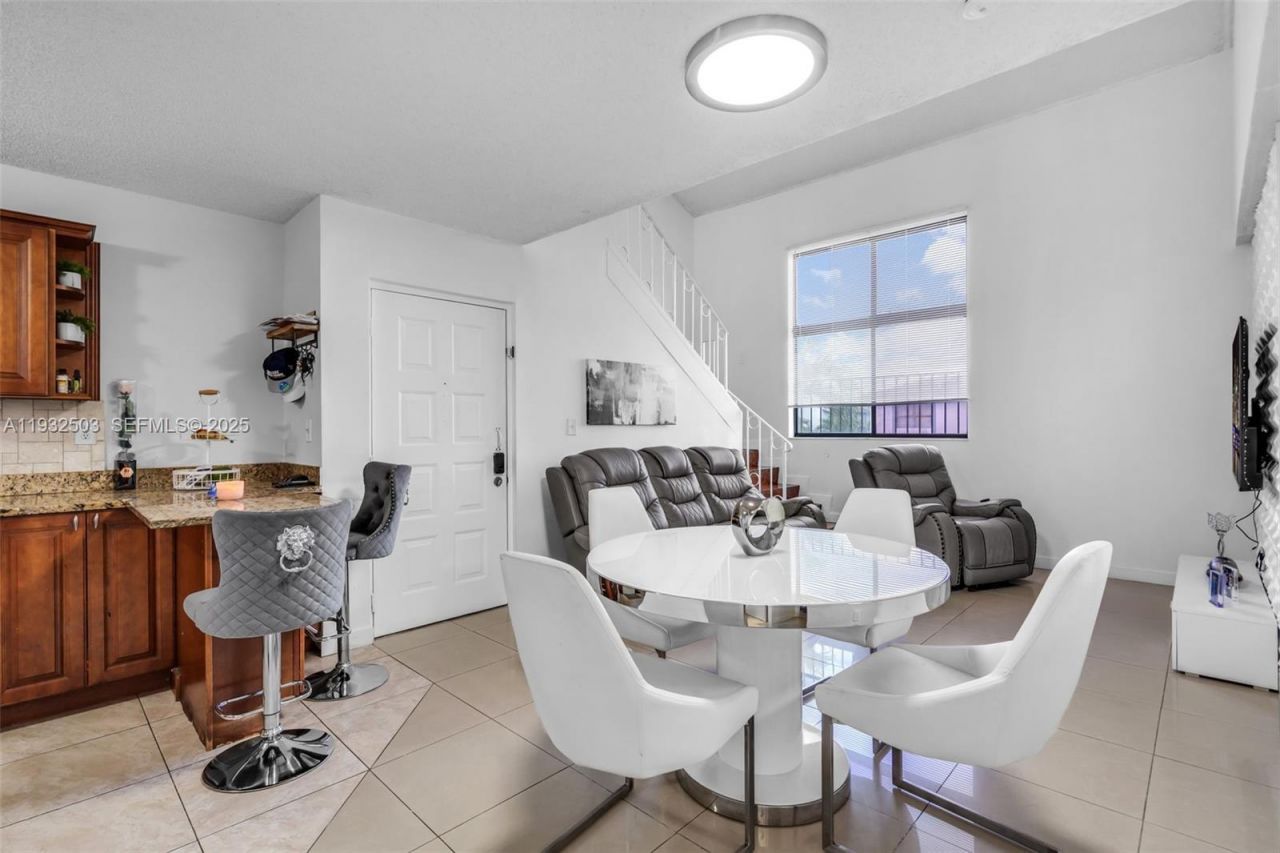 2740 W 63rd St, Unit 206, Hialeah, FL 33016 Photo