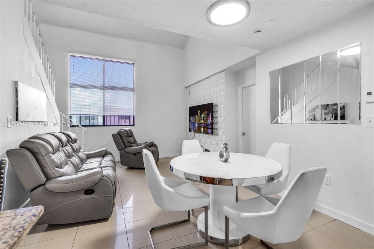 2740 W 63rd St, Unit 206, Hialeah, FL 33016 Photo