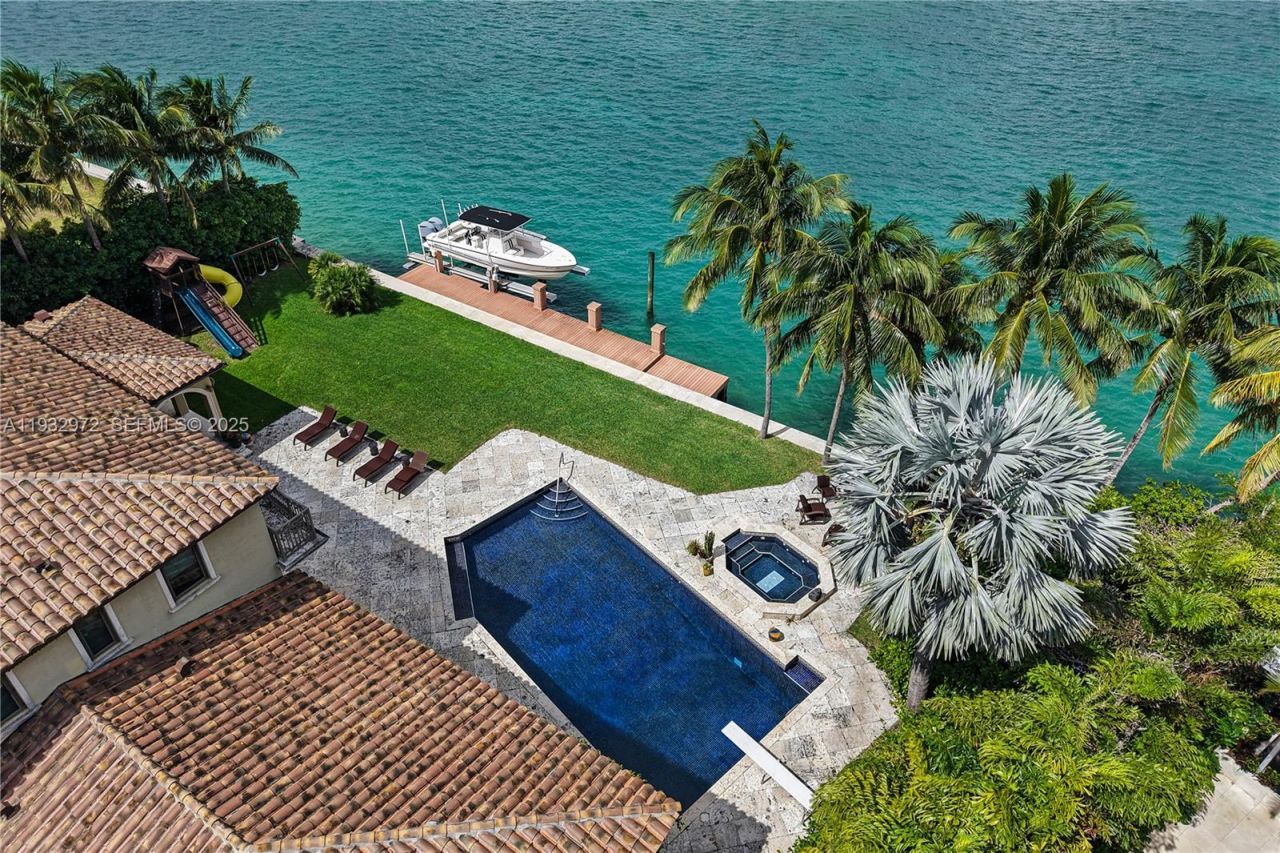 10330 W Broadview Dr, Bay Harbor Islands, FL 33154 Photo