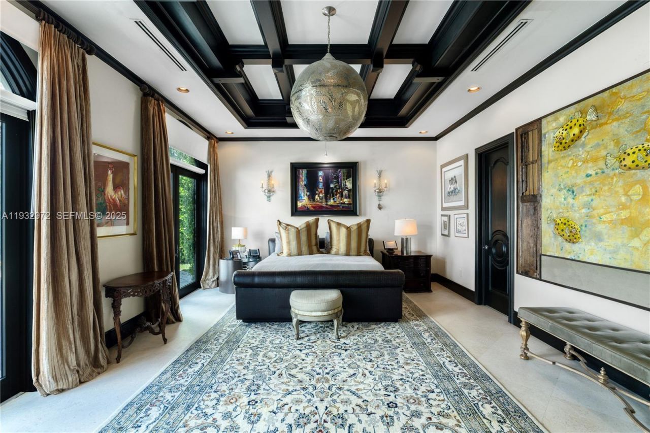 10330 W Broadview Dr, Bay Harbor Islands, FL 33154 Photo