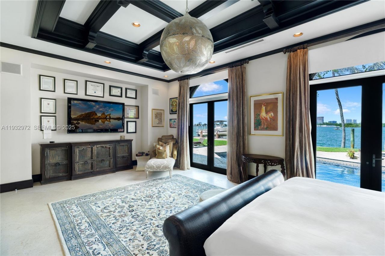 10330 W Broadview Dr, Bay Harbor Islands, FL 33154 Photo