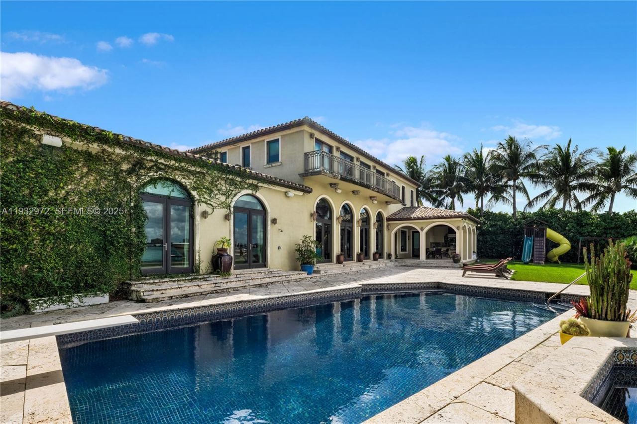 10330 W Broadview Dr, Bay Harbor Islands, FL 33154 Photo