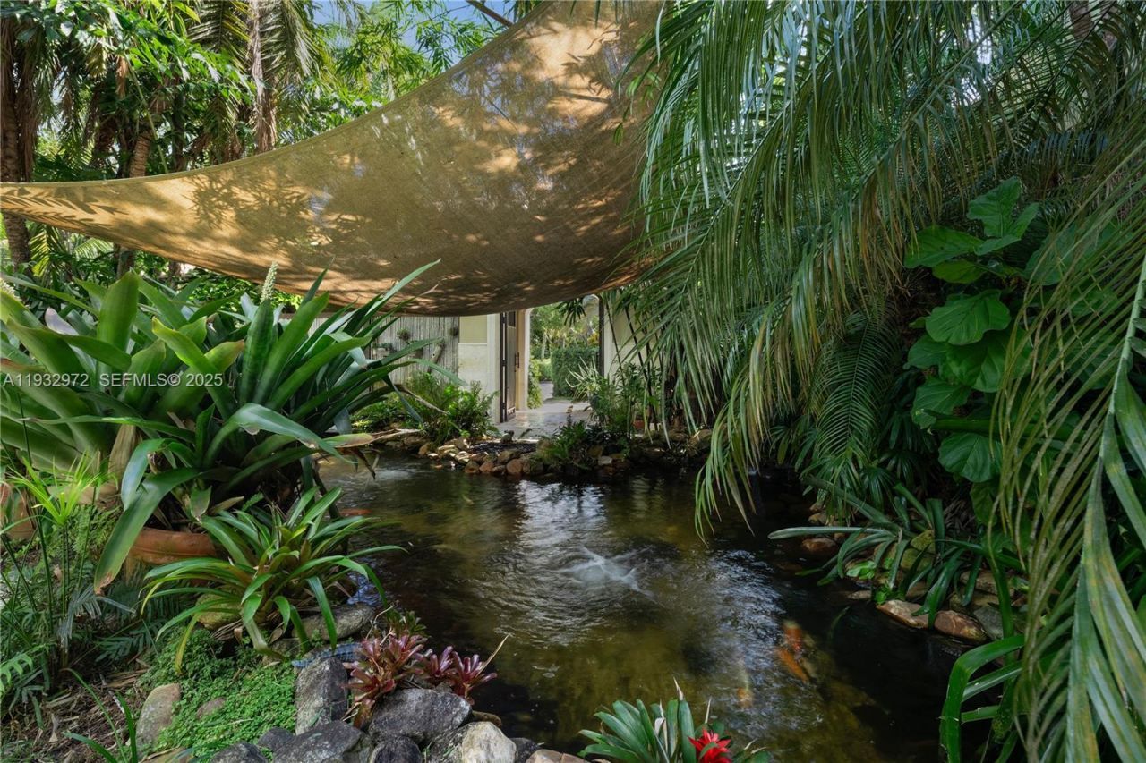 10330 W Broadview Dr, Bay Harbor Islands, FL 33154 Photo