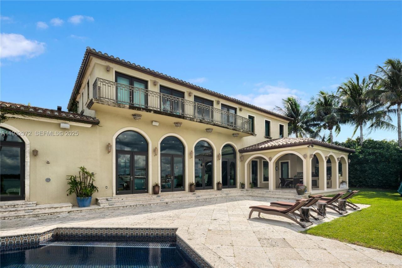 10330 W Broadview Dr, Bay Harbor Islands, FL 33154 Photo