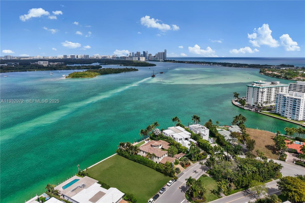 10330 W Broadview Dr, Bay Harbor Islands, FL 33154 Photo