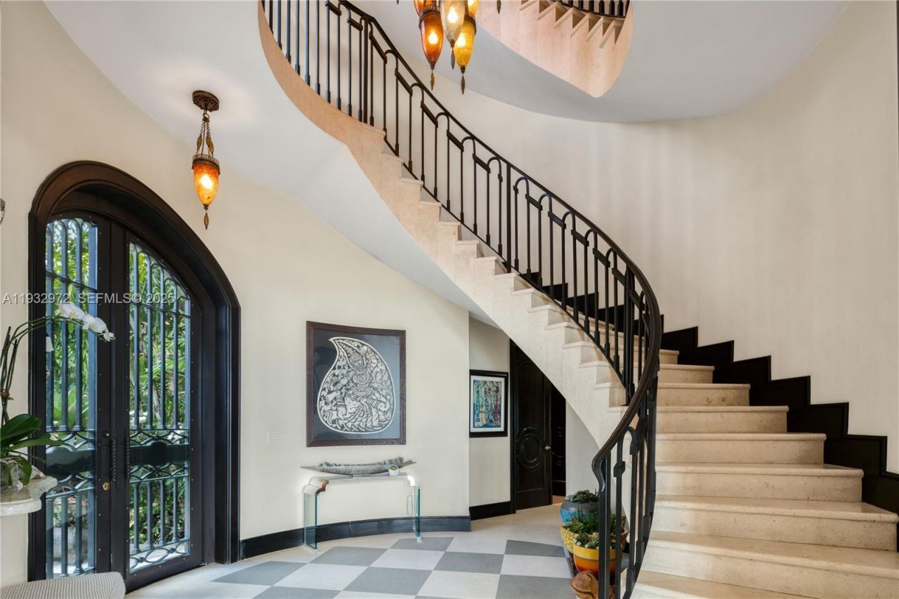 10330 W Broadview Dr, Bay Harbor Islands, FL 33154 Photo