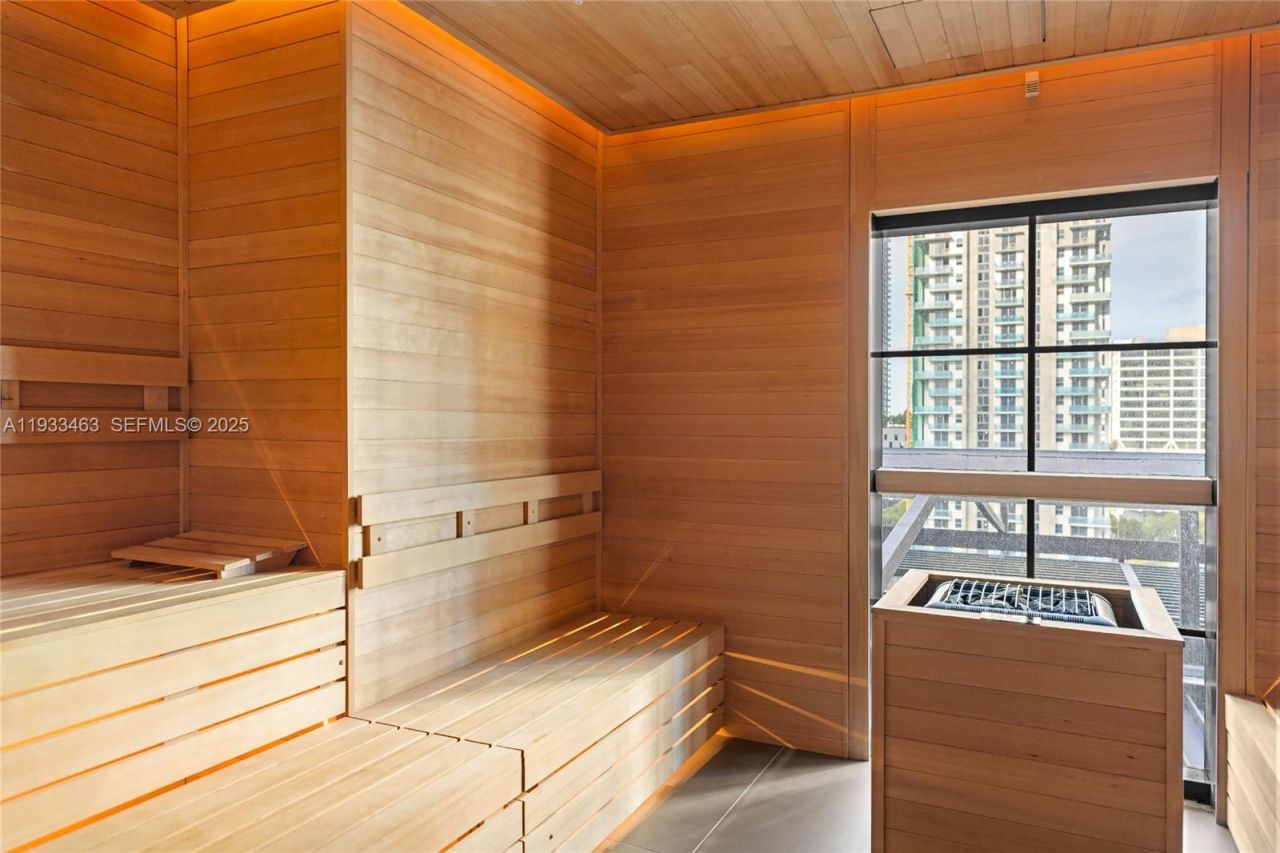 159 NE 6th St , Unit 4010, Miami, FL 33132 Photo