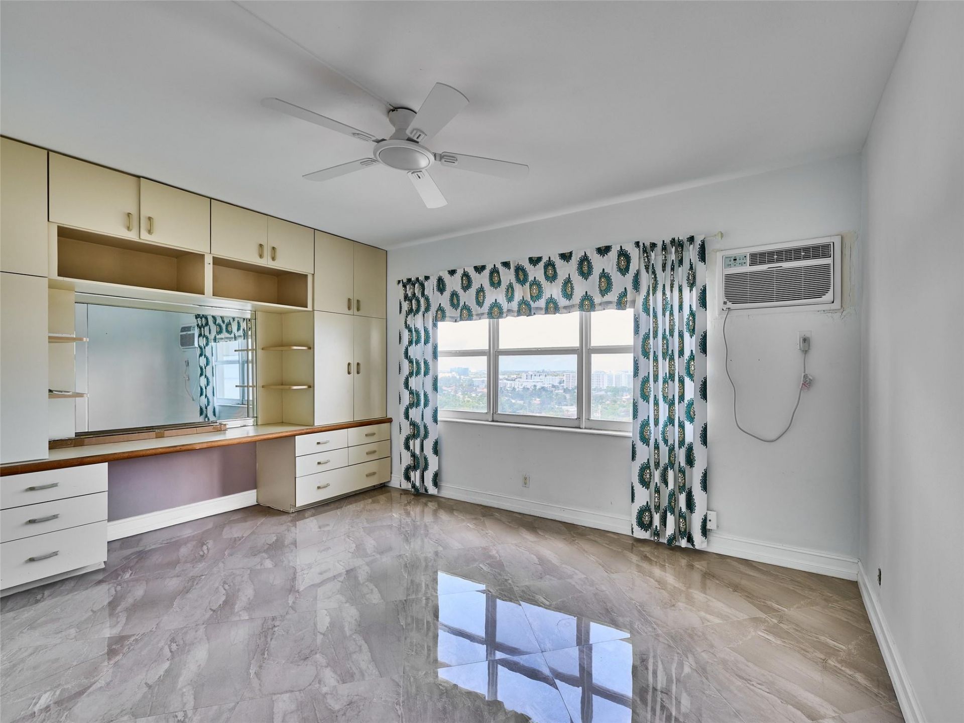 4050 N Ocean Drive, Unit 1502, Fort Lauderdale, FL 33308 Photo