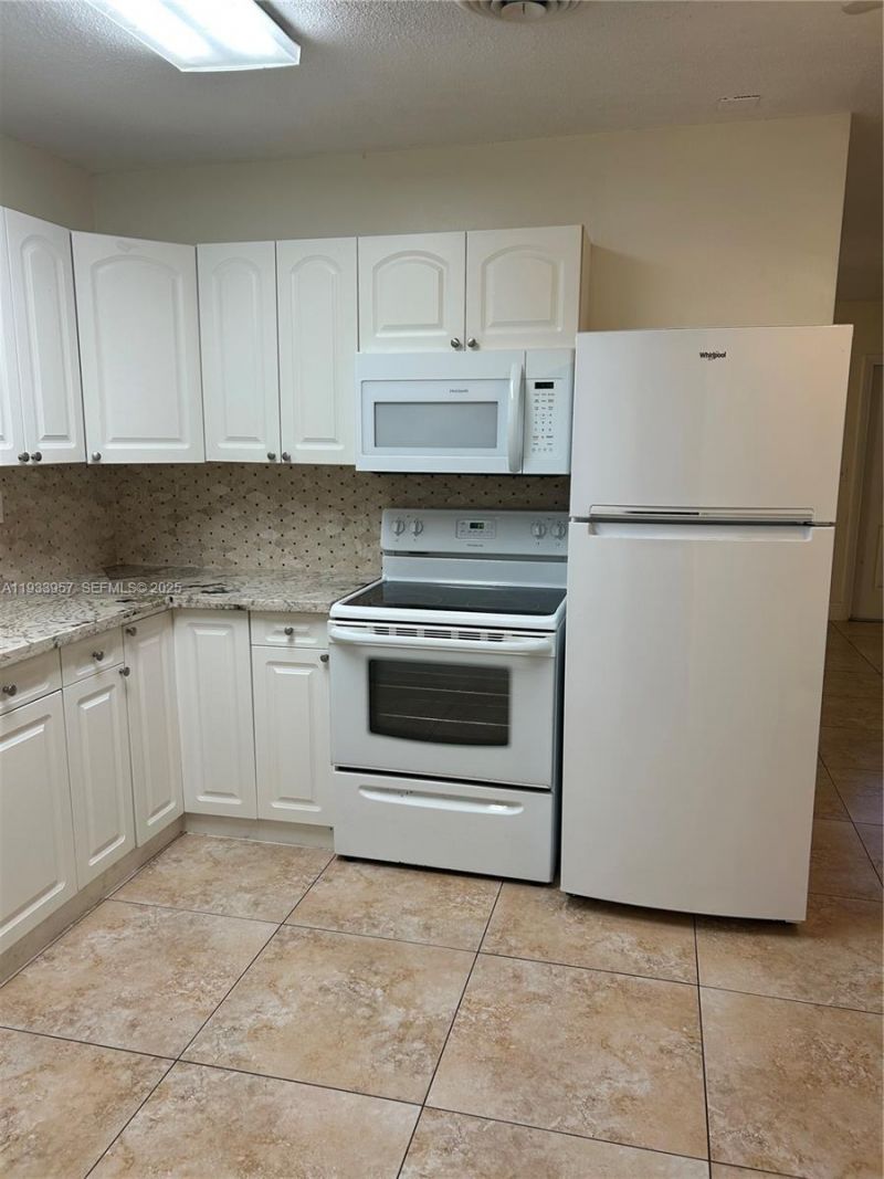 208 SW 11th St, Unit 1, Fort Lauderdale, FL 33315 Photo