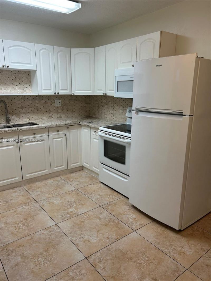 208 SW 11th St, Unit 1, Fort Lauderdale, FL 33315 Photo